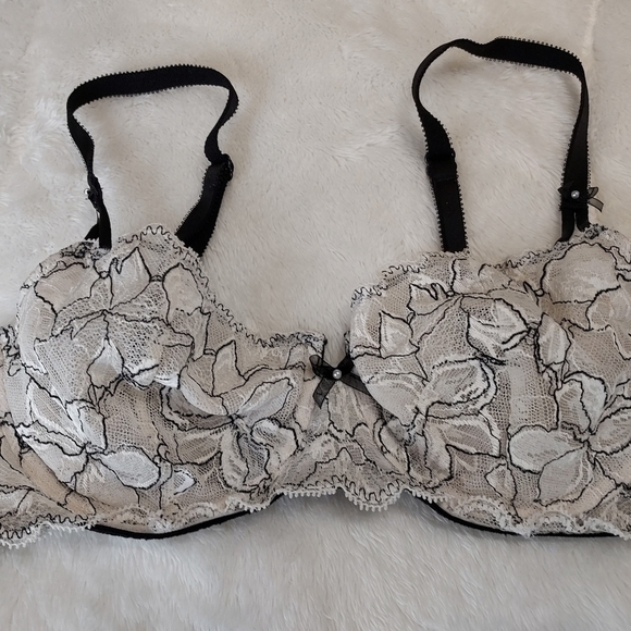Victoria secret unlined lace demi bra 34C - Picture 8 of 15